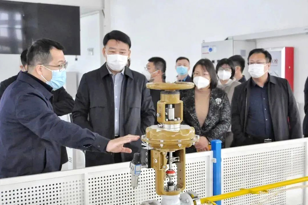 济宁市科技局党组书记龚标带队到艾坦姆流体调研科技创新工作
